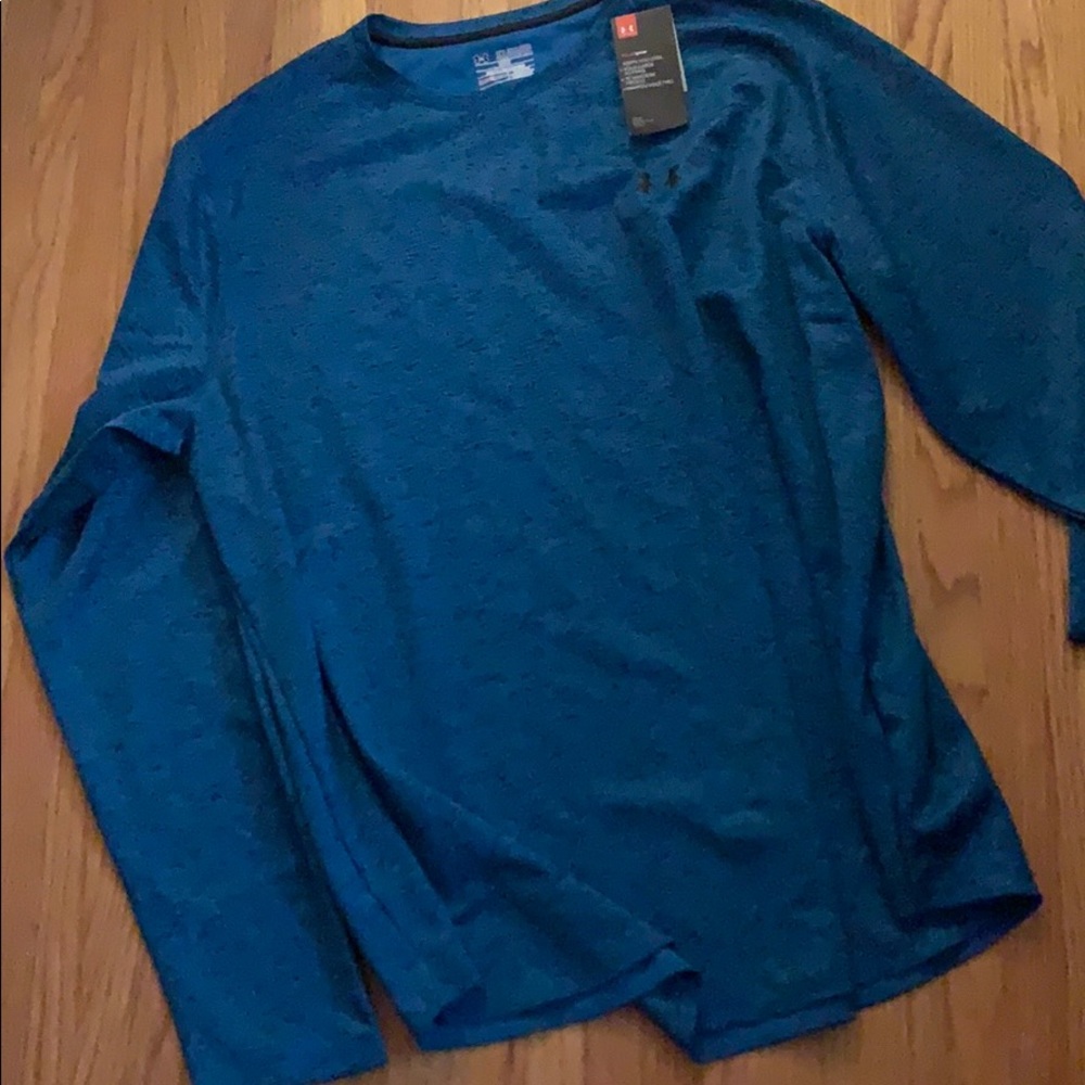 Men’s Under Armour shirt
